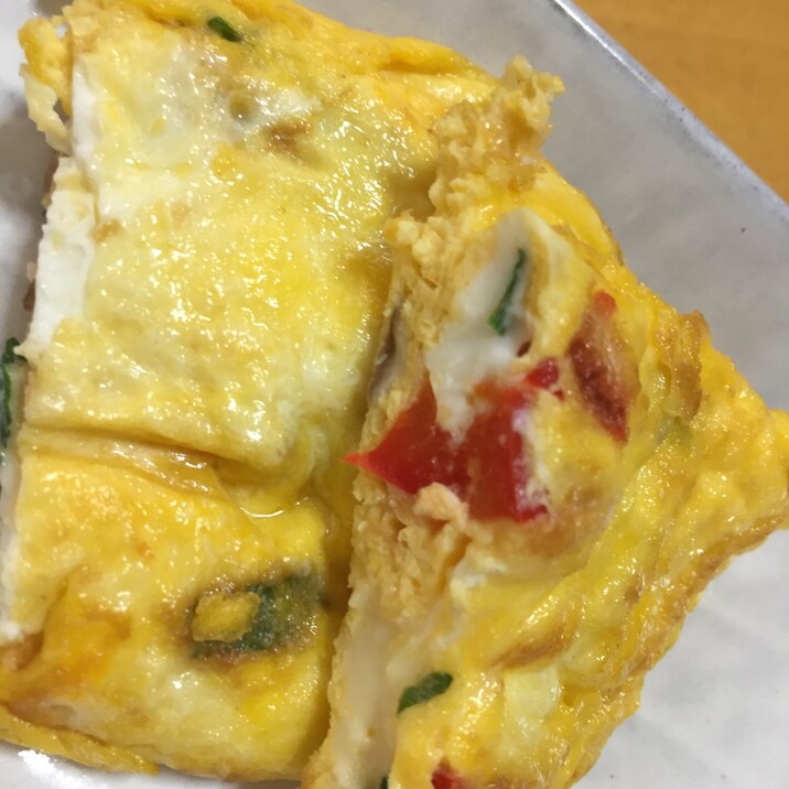 チーズとパプリカ入り卵焼き